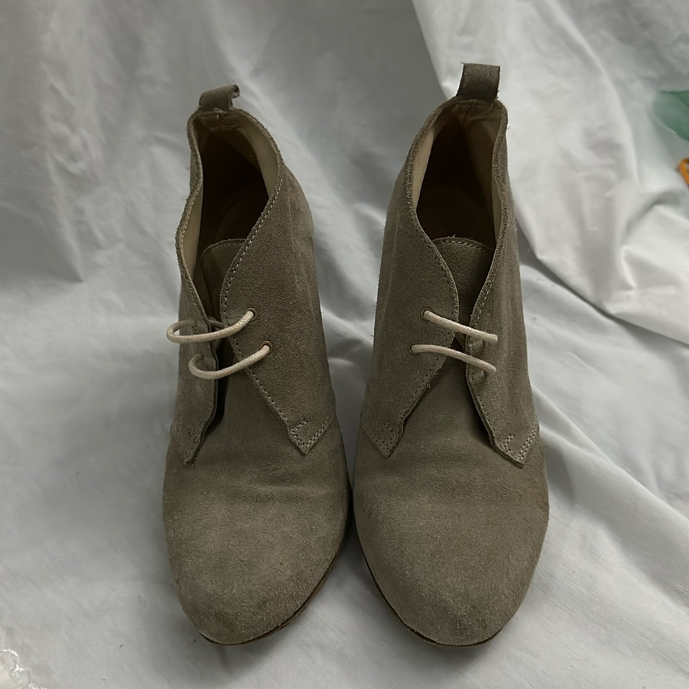 WOMAN BY COMMON PROJECTS - Suede Booties EUC